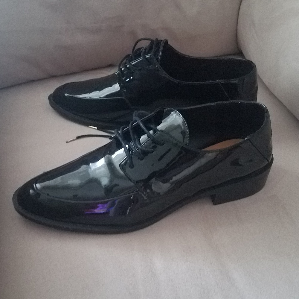 ***Zara*** black leather Oxford shoes